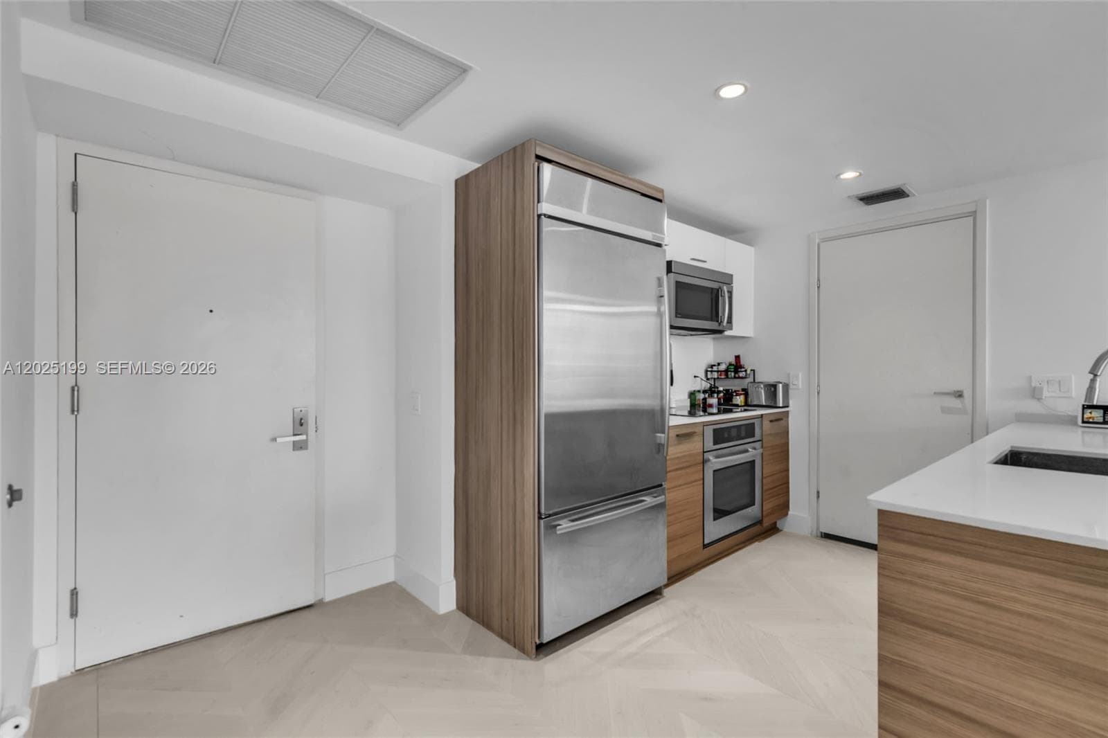 1300 Brickell Bay Dr # 3408, Miami, FL 33131 photo 2