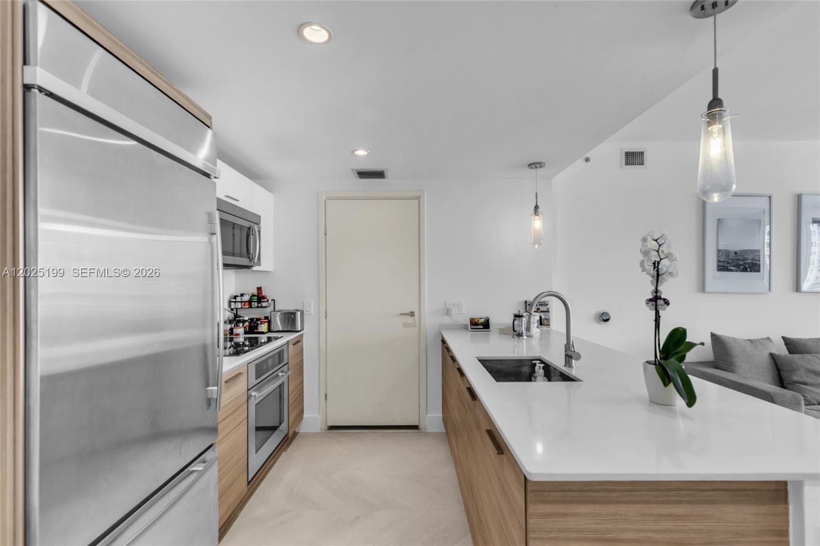 1300 Brickell Bay Dr # 3408, Miami, FL 33131 photo 4