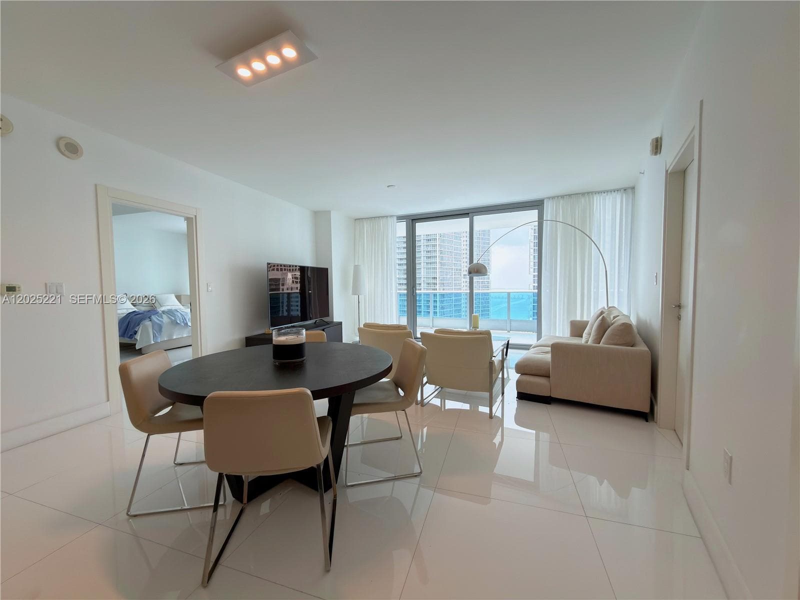 200 Biscayne Boulevard Way # 4104, Miami, FL 33131 photo 3