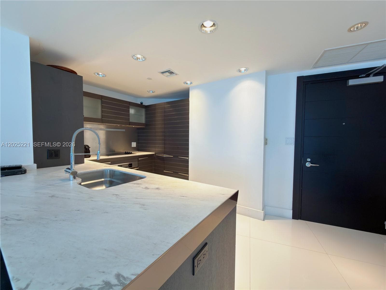 200 Biscayne Boulevard Way # 4104, Miami, FL 33131 photo 5