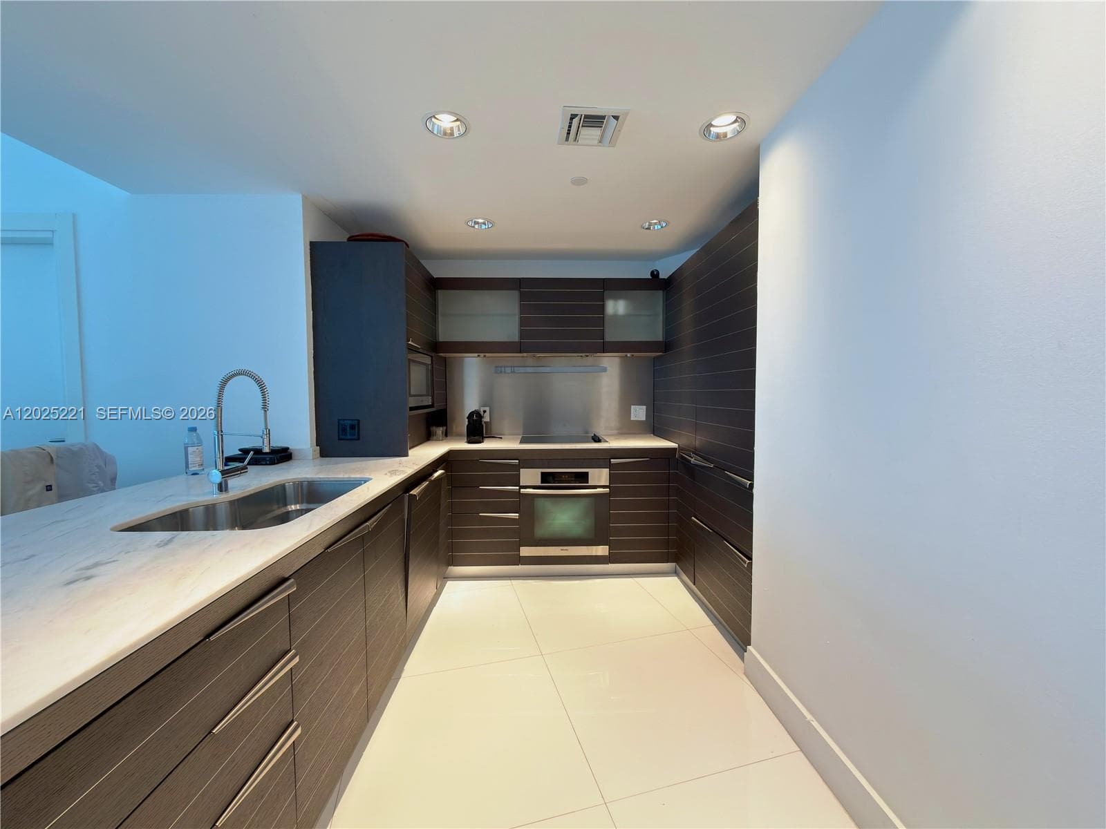 200 Biscayne Boulevard Way # 4104, Miami, FL 33131 photo 4