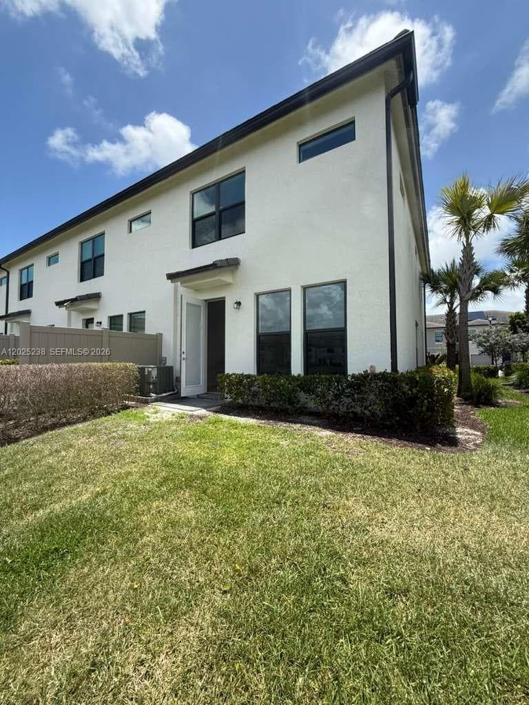 2163 Appleton Cir S, Oakland Park, FL 33309 photo 2