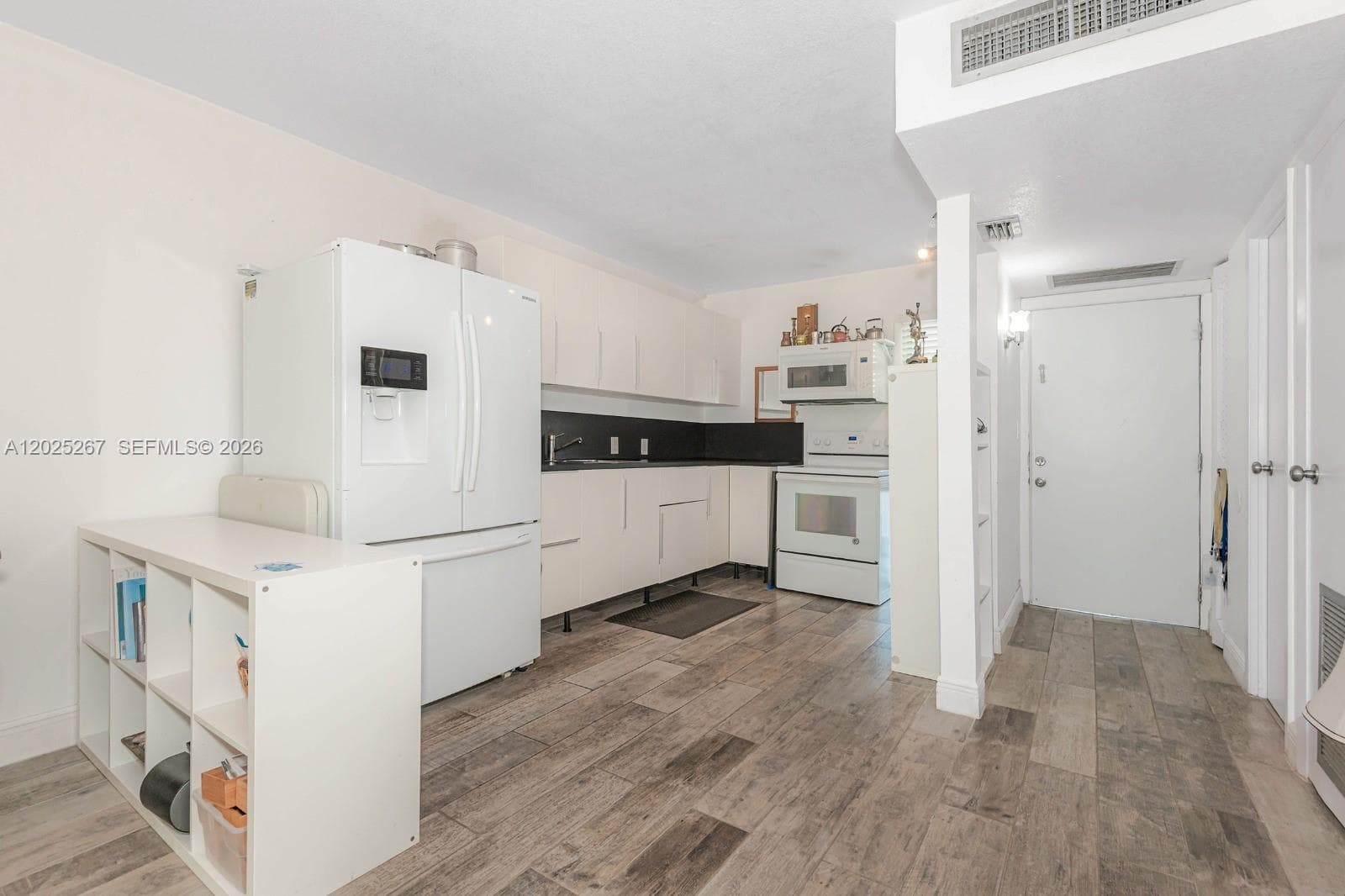 3401 N Country Club Dr # 117, Aventura, FL 33180 photo 2