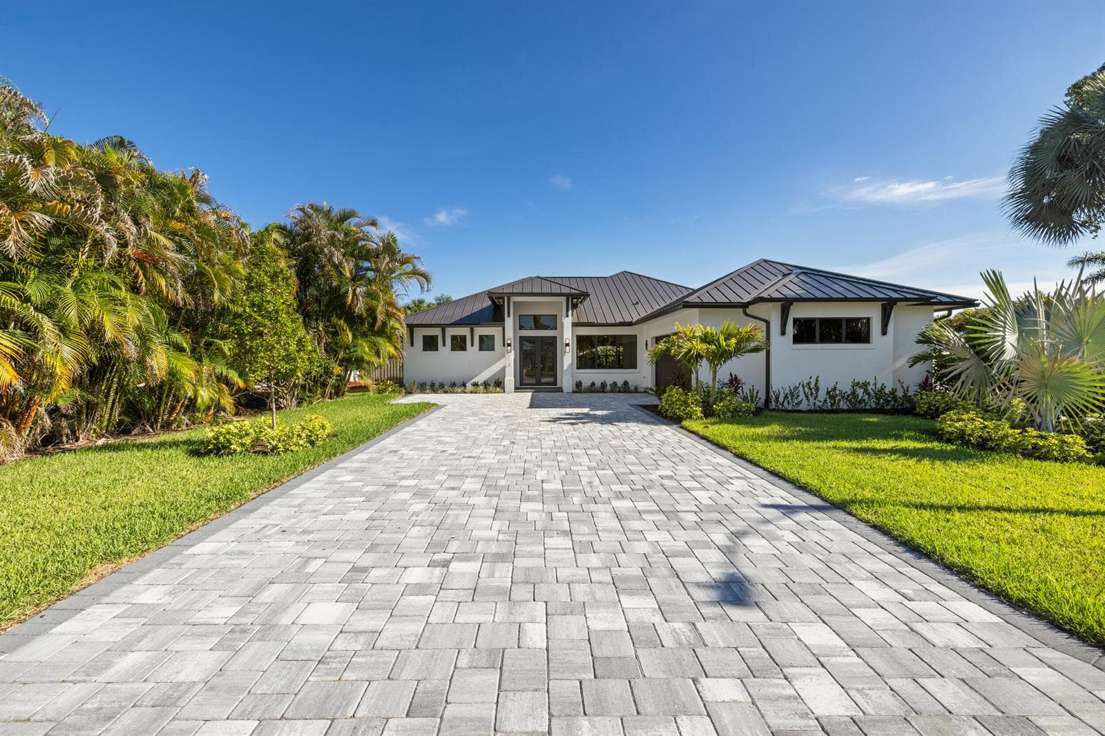 513 SW South Carolina Drive, Stuart, FL 34994 photo 2