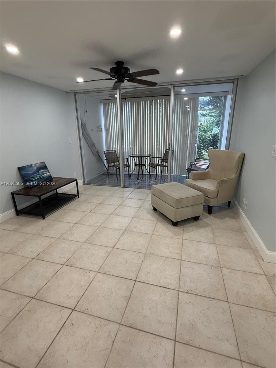 942 NE 199th St # 102, Miami, FL 33179 photo 4