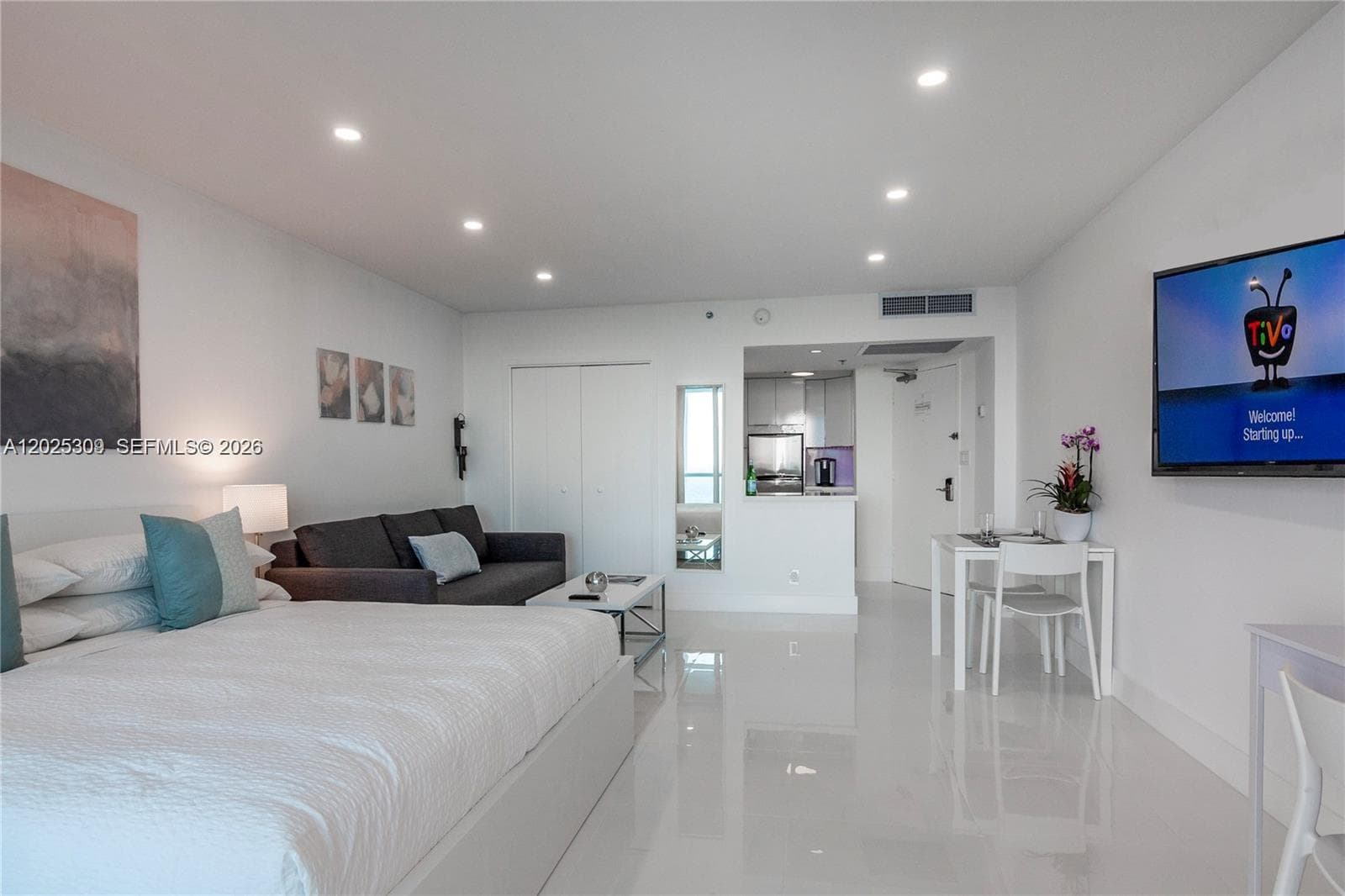 5445 Collins Ave # 928, Miami Beach, FL 33140 photo 2