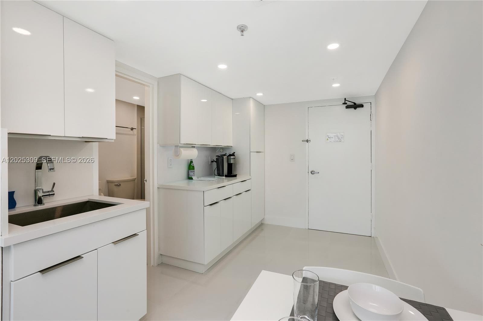 5445 Collins Ave # 928, Miami Beach, FL 33140 photo 3
