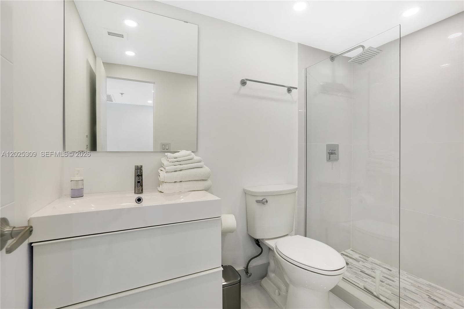 5445 Collins Ave # 928, Miami Beach, FL 33140 photo 5