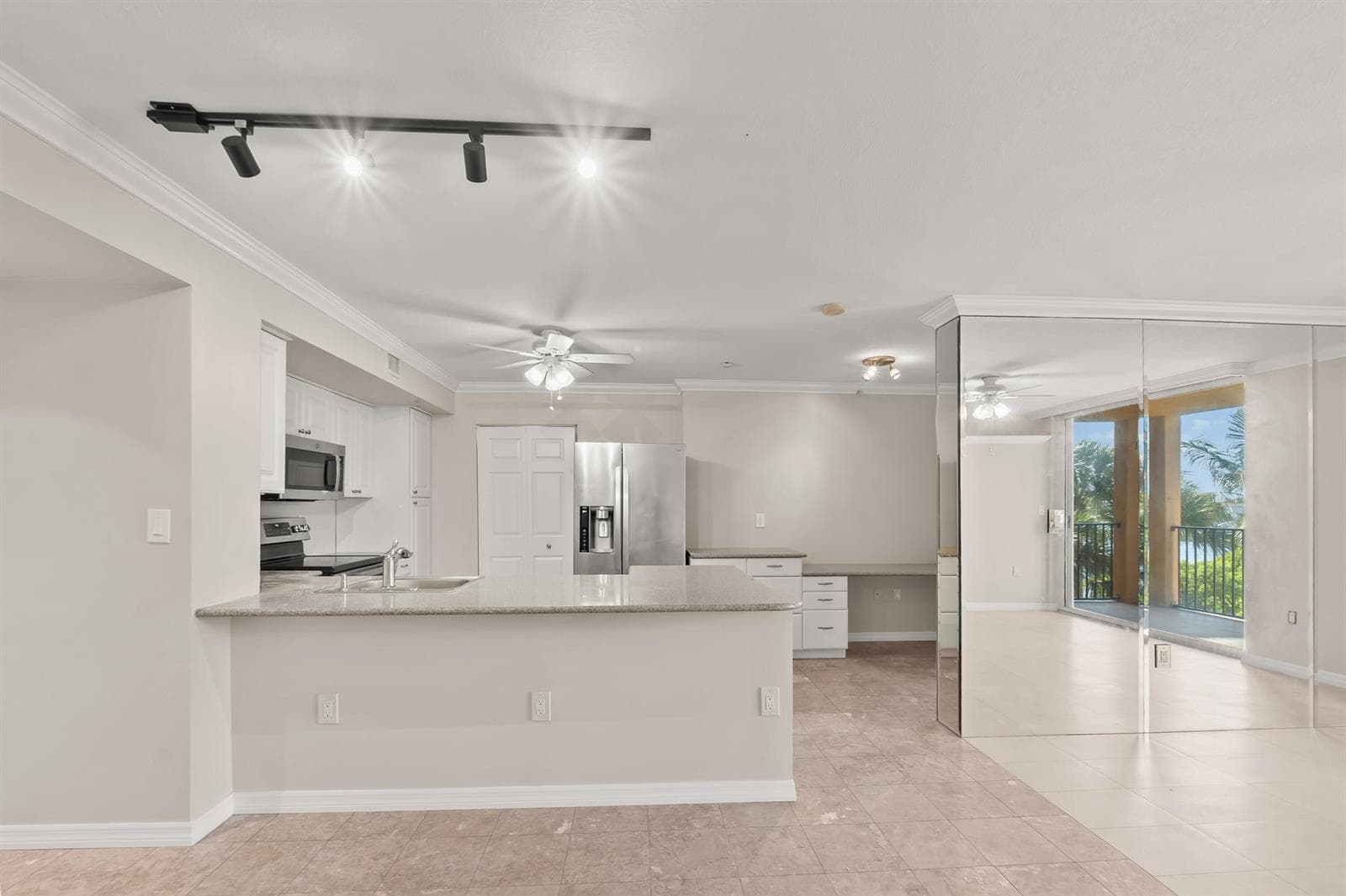 1200 Scotia Drive # 403, Hypoluxo, FL 33462 photo 5