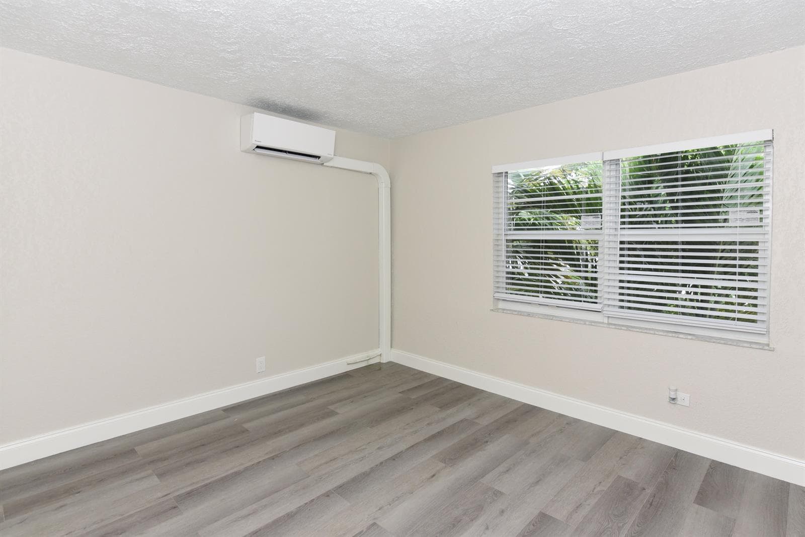 605 N Federal Highway # 7, FL 33460 photo 4