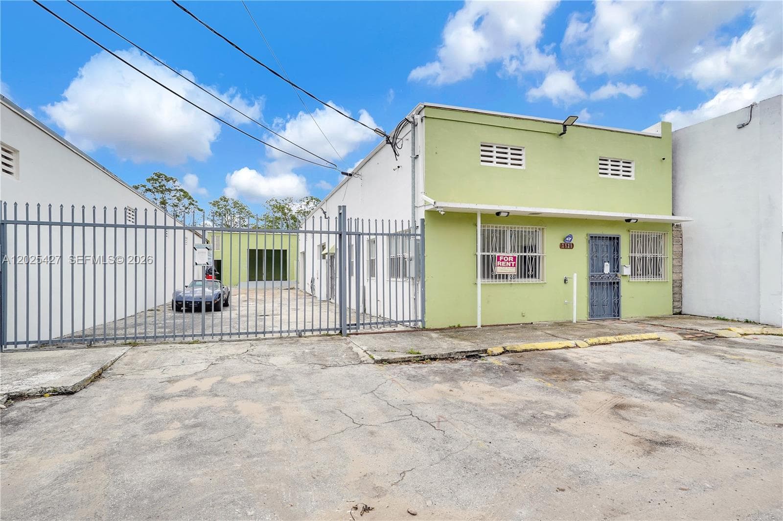 7525 NE 3rd Pl, Miami, FL 33138 photo 2