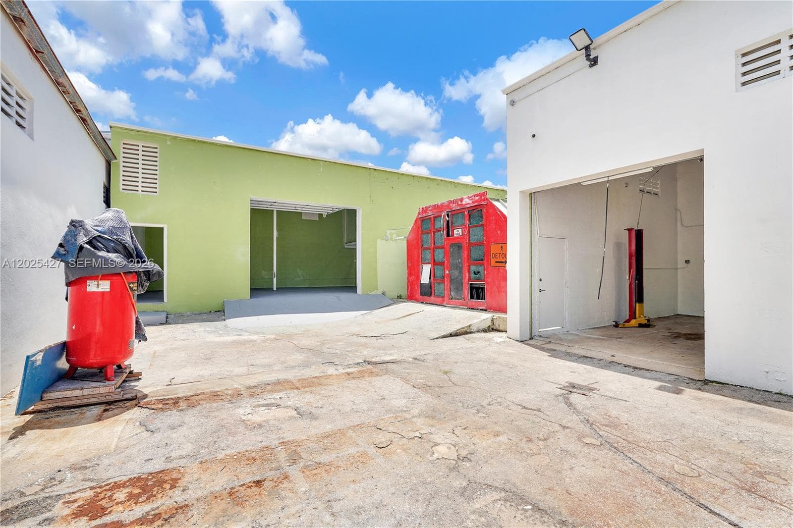 7525 NE 3rd Pl, Miami, FL 33138 photo 4