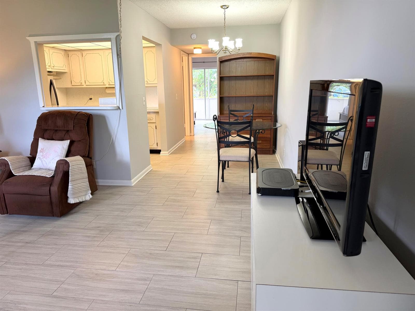 162 Windsor H, West Palm Beach, FL 33417 photo 5