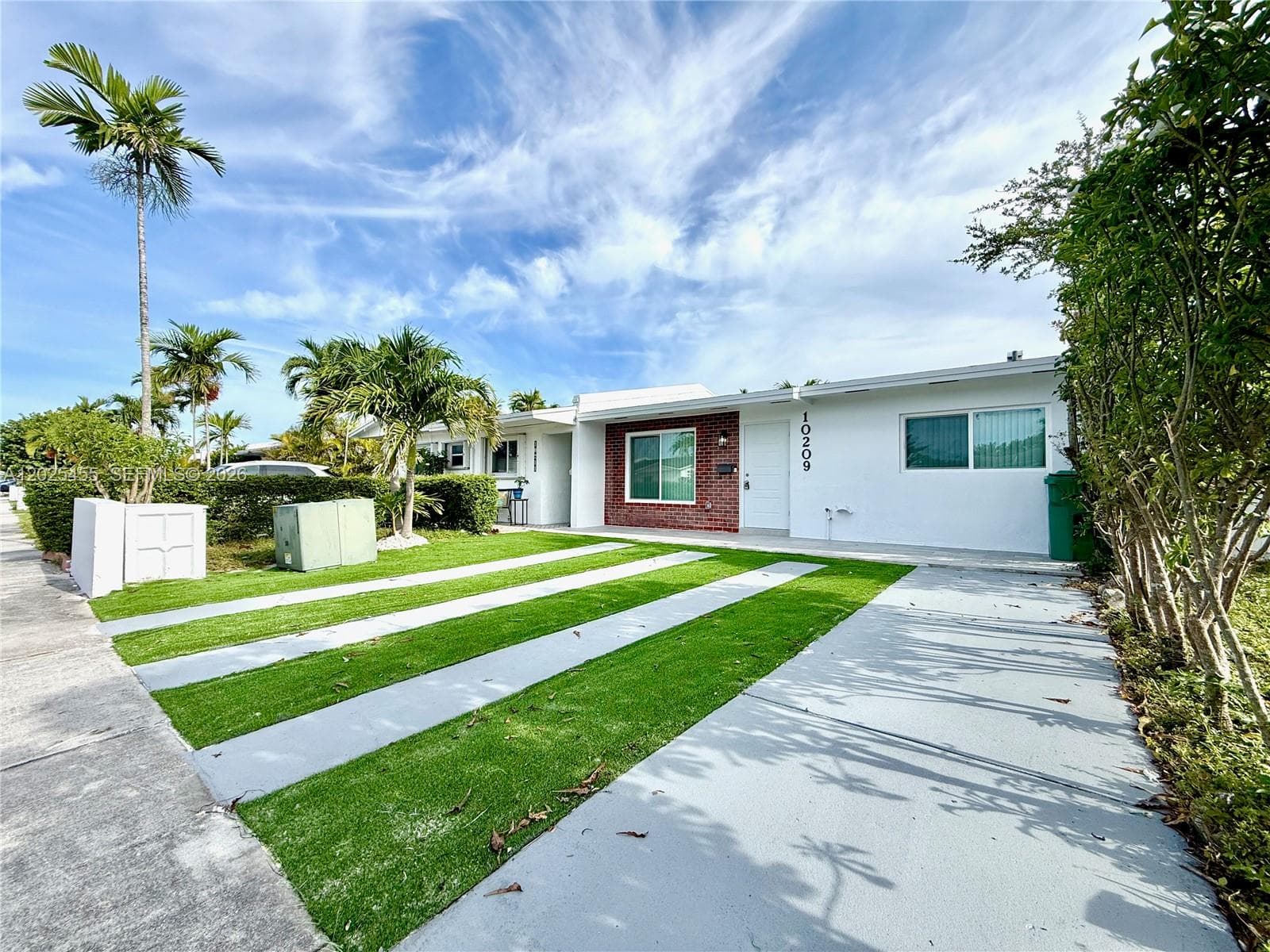 10209 SW 20th Ter, Miami, FL 33165 photo 2