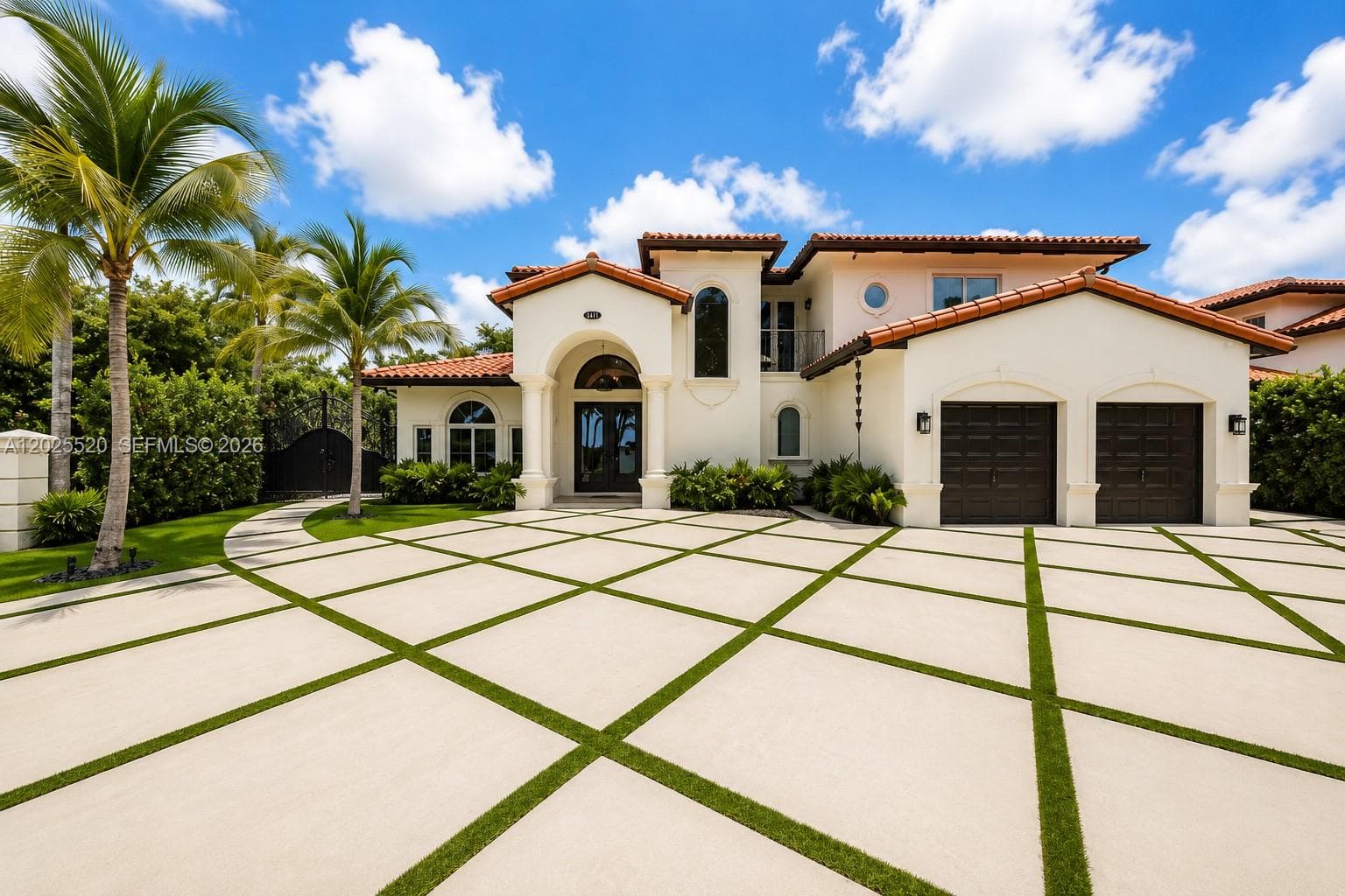 15721 NW 79th Ct, Miami Lakes, FL 33016 photo 2