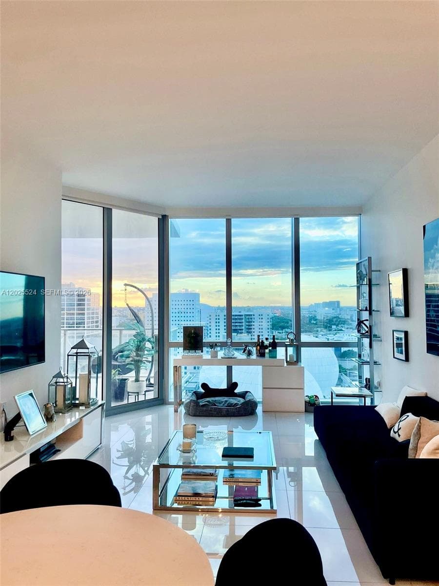 851 NE 1st Ave # 1808, Miami, FL 33132 photo 5