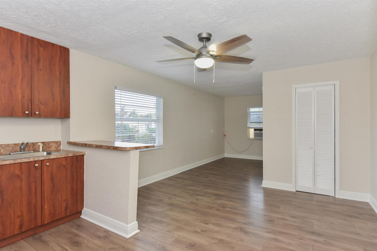 605 N Federal Highway # 9, FL 33460 photo 5