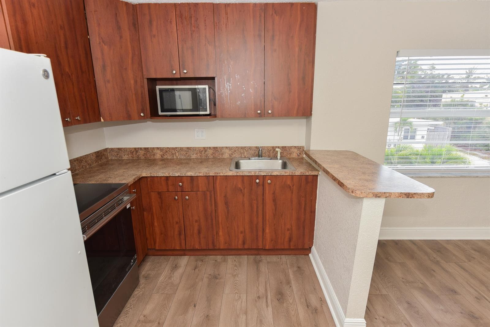 605 N Federal Highway # 9, FL 33460 photo 4