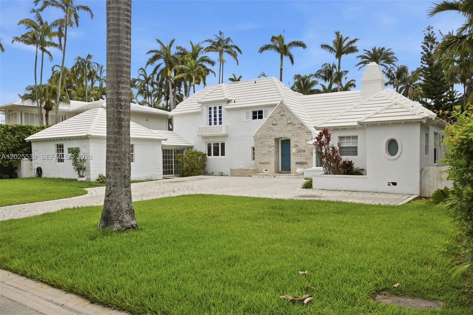 2535 Sunset Dr, Miami Beach, FL 33140 photo 2
