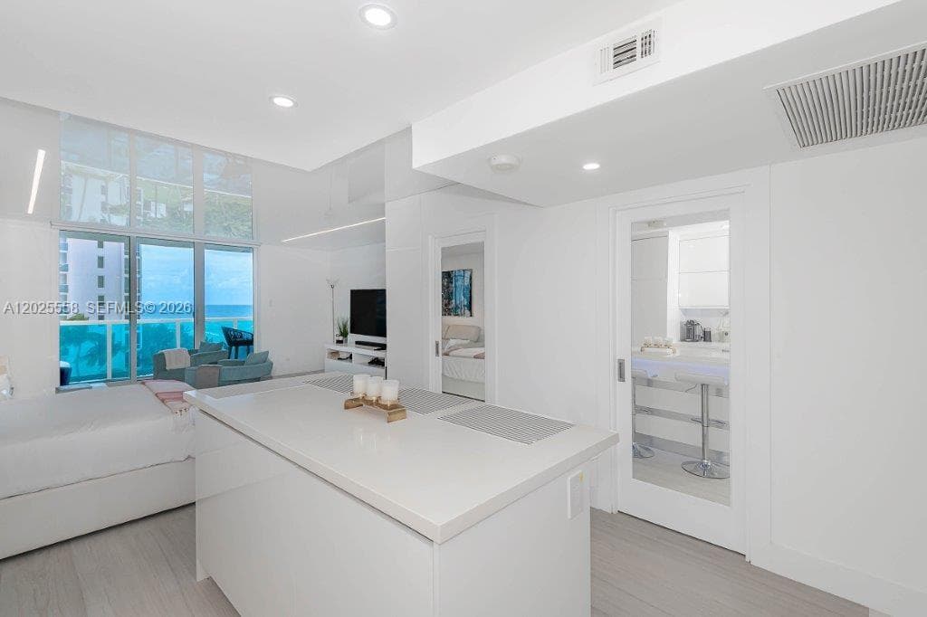 2301 Collins Ave # 811, Miami Beach, FL 33139 photo 2