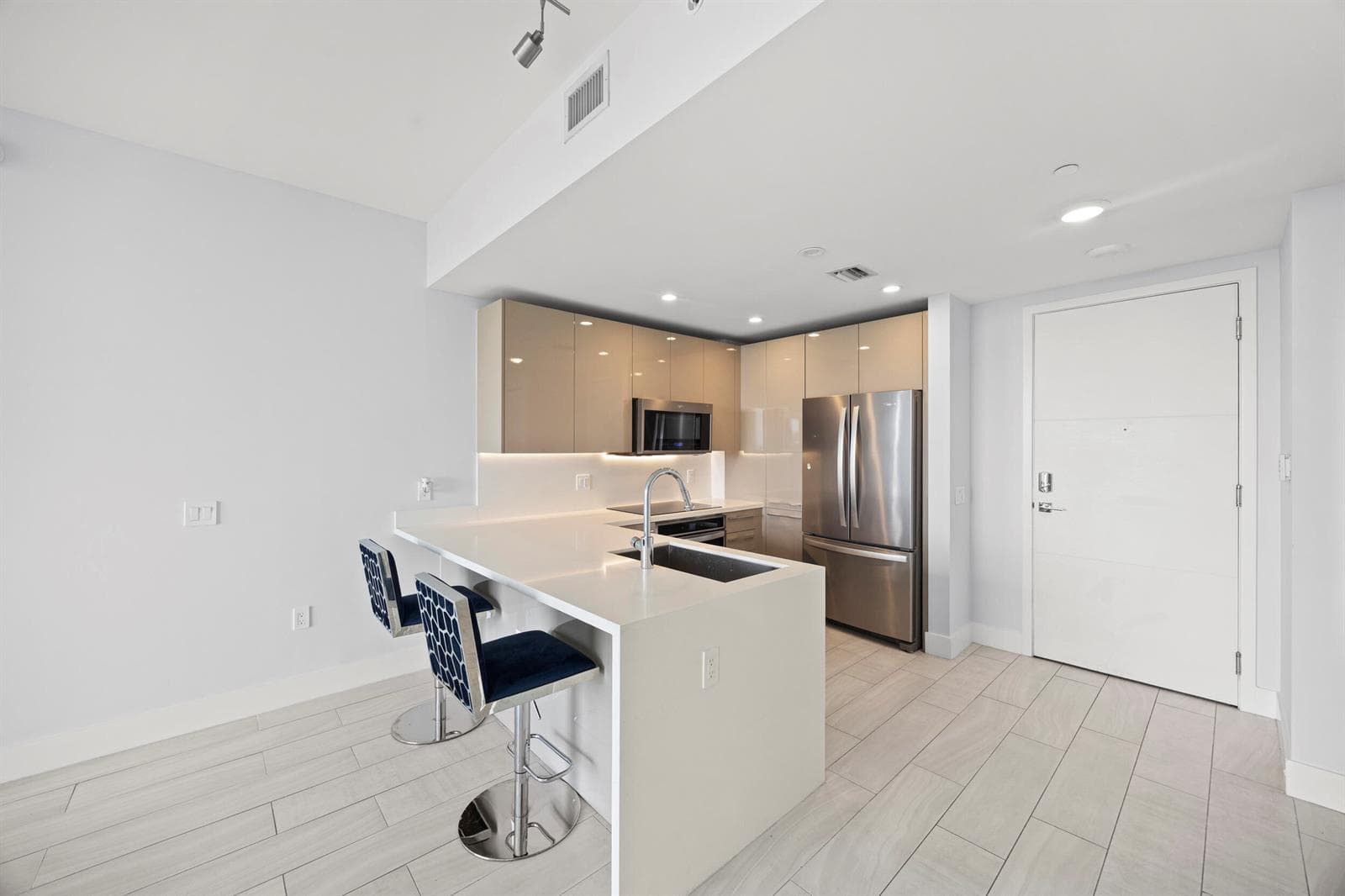 2000 Metropica Way # 802, Sunrise, FL 33323 photo 4