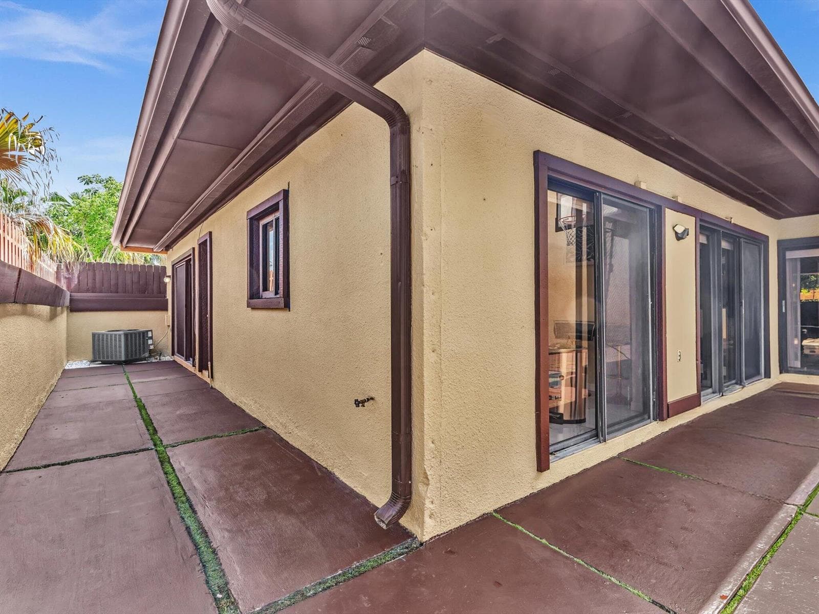 20331 NE 10th Court, Miami, FL 33179 photo 3