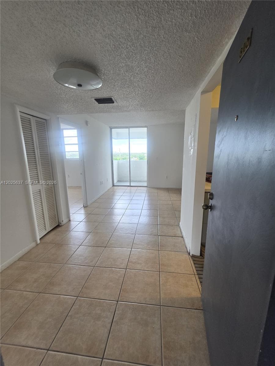 5050 NW 7th St # 610, Miami, FL 33126 photo 3