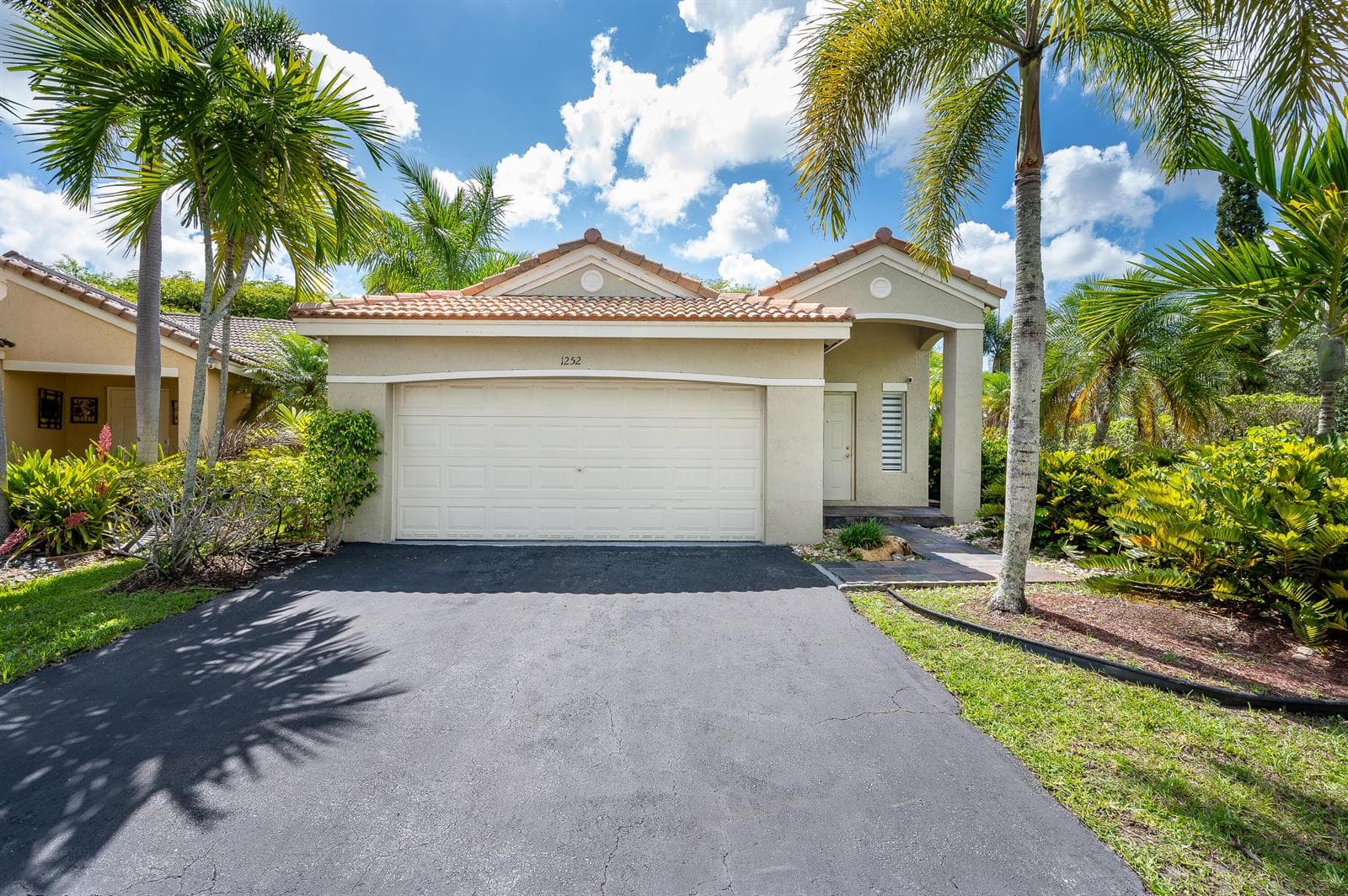 1252 Sabal Trail, Weston, FL 33327 photo 2