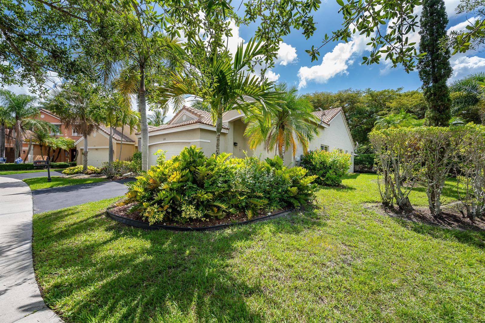 1252 Sabal Trail, Weston, FL 33327 photo 4