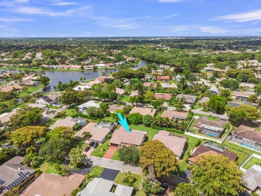 895 NW 110th Lane, Coral Springs, FL 33071 photo 3