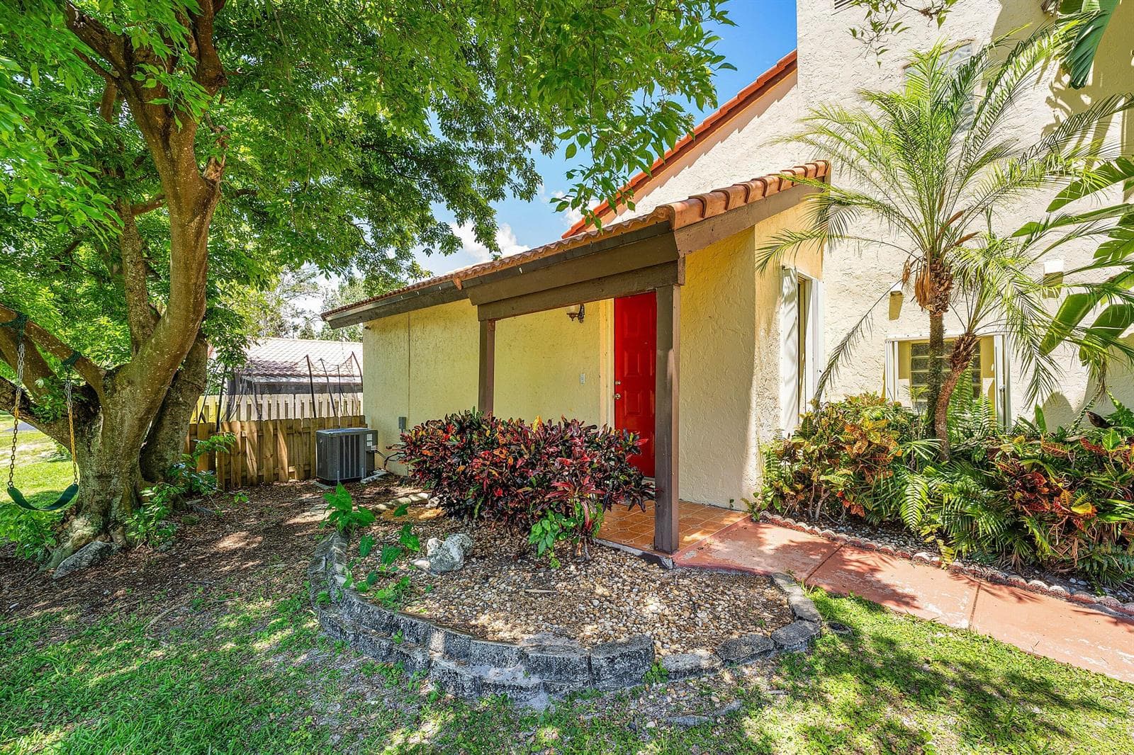 2810 Sand Pines Court, Lake Worth, FL 33462 photo 3