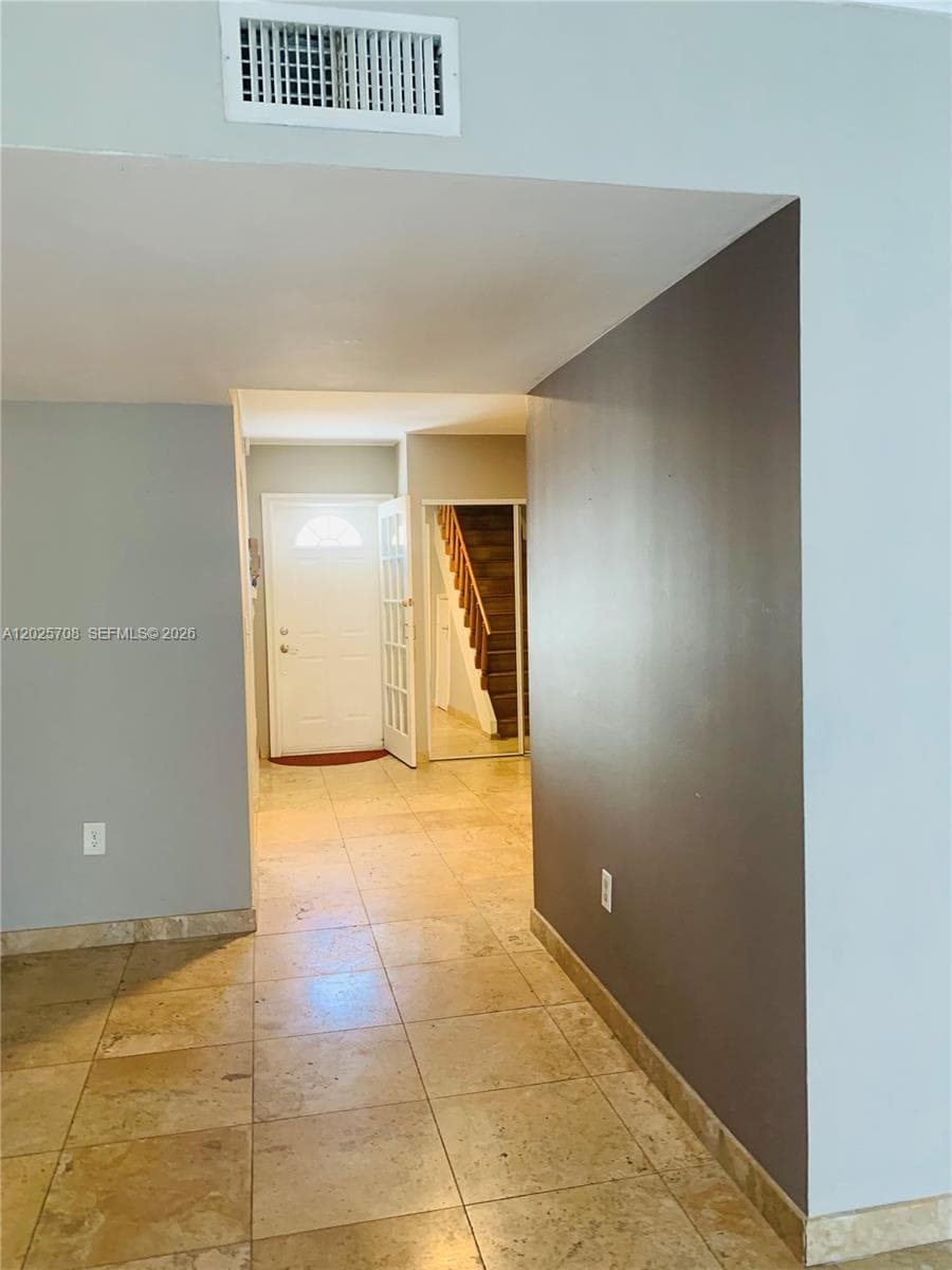 1651 NE 115th St # 21C, Miami, FL 33181 photo 2