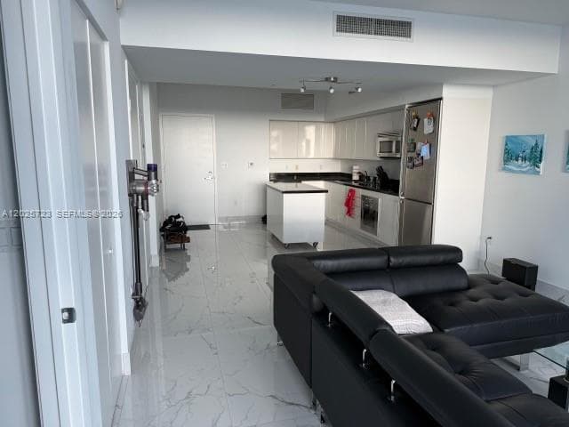 92 SW 3rd St # 2109, Miami, FL 33130 photo 2