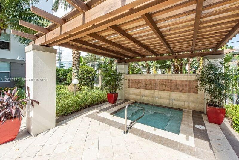 2421 NE 65th St # 408, Fort Lauderdale, FL 33308 photo 3