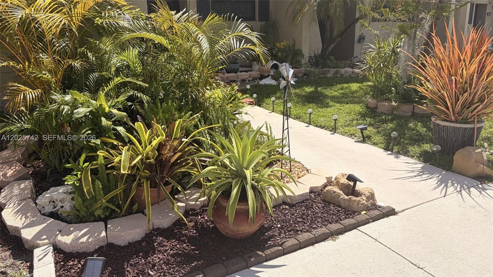 8982 Palm Tree Ln # 8982, Pembroke Pines, FL 33024 photo 3