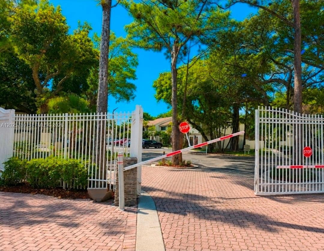 3082 S Oakland Forest Dr # 1301, Oakland Park, FL 33309 photo 3