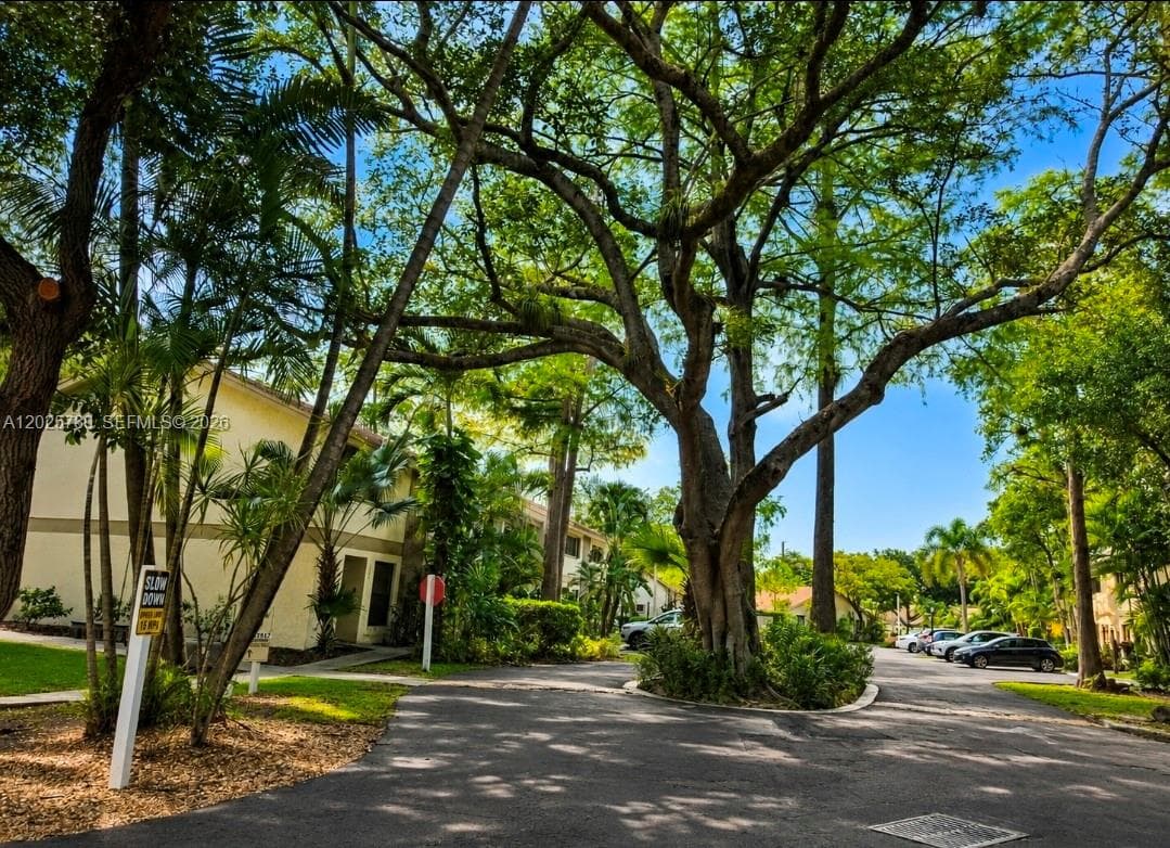 3082 S Oakland Forest Dr # 1301, Oakland Park, FL 33309 photo 4