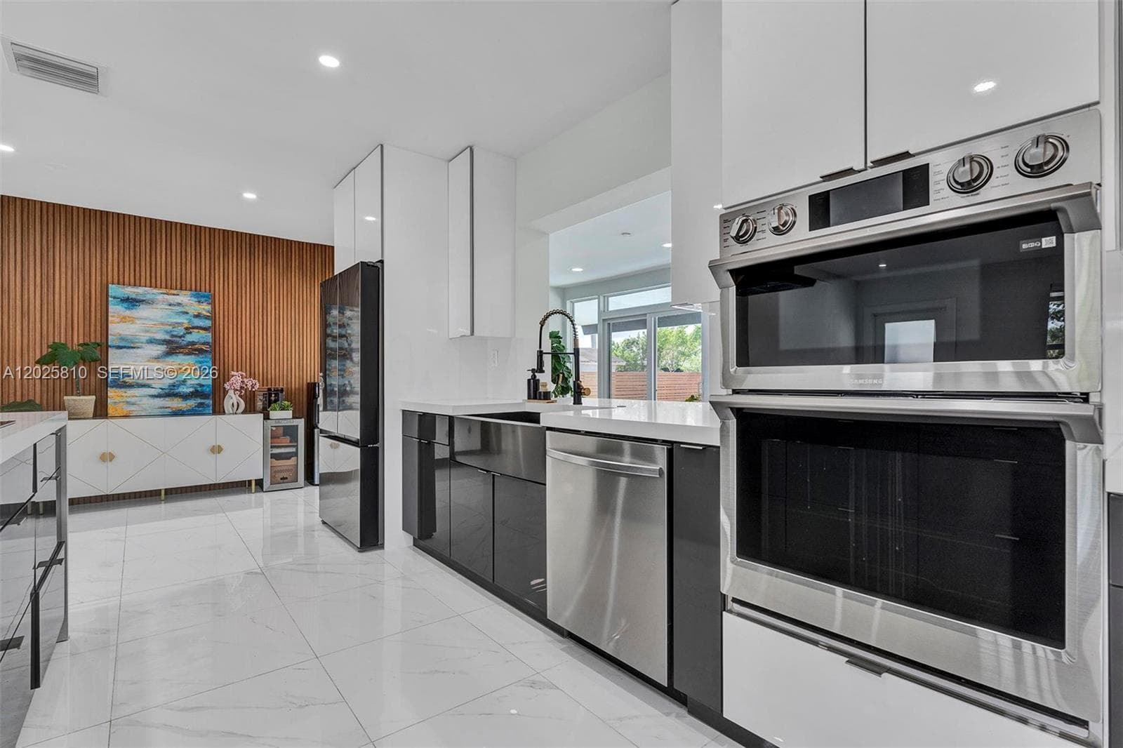 1446 Scott St, Hollywood, FL 33020 photo 4