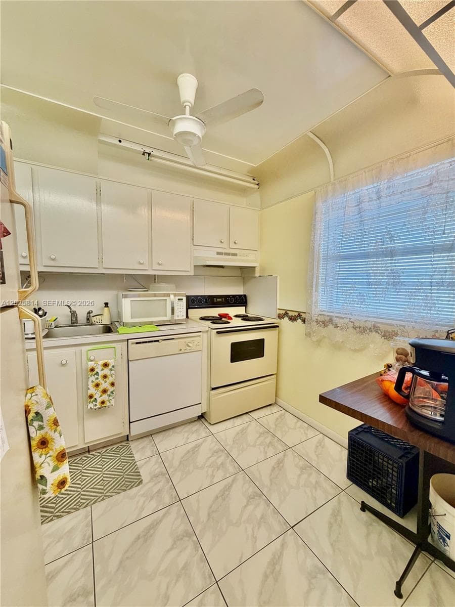 2901 NW 46th Ave # 304, Lauderdale Lakes, FL 33313 photo 5