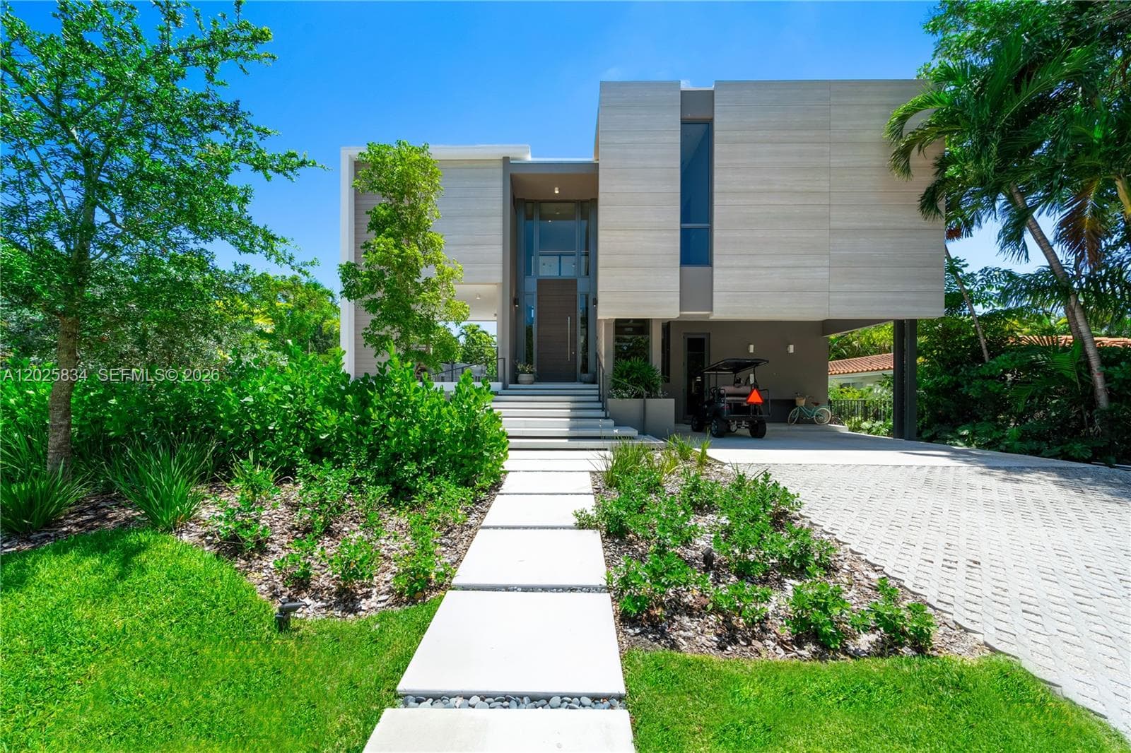 571 Glenridge Rd, Key Biscayne, FL 33149 photo 2