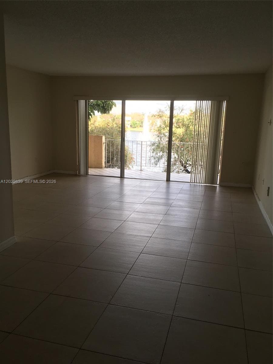 9351 FONTAINEBLEAU BL # B214, Miami, FL 33172 photo 3