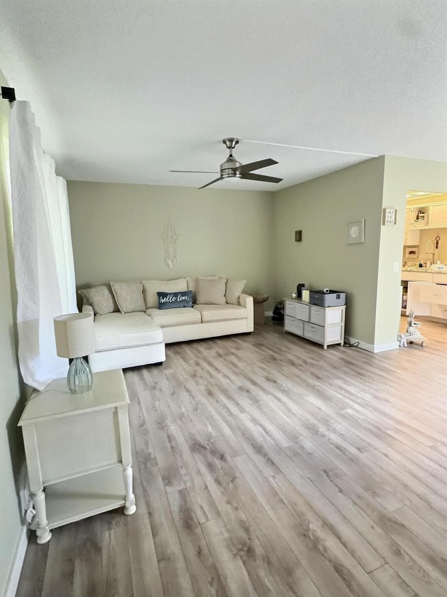 199 Burgundy E, Delray Beach, FL 33484 photo 4