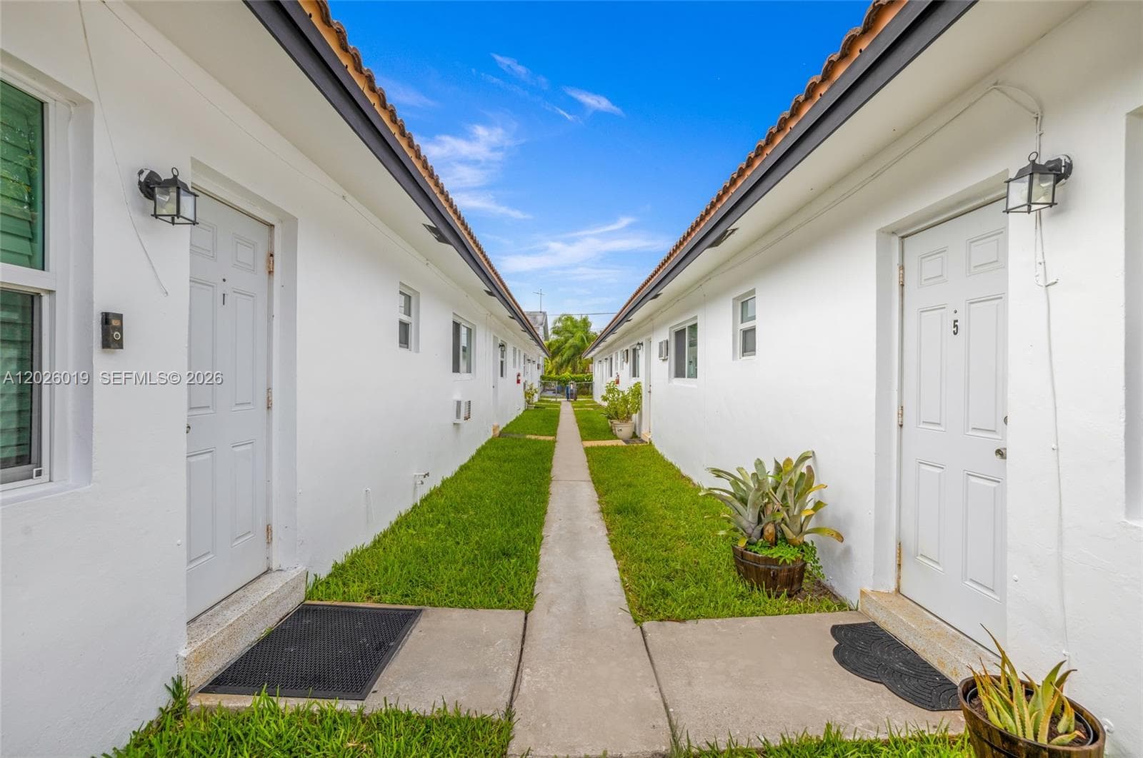 1927/1929 Roosevelt St, Hollywood, FL 33020 photo 3