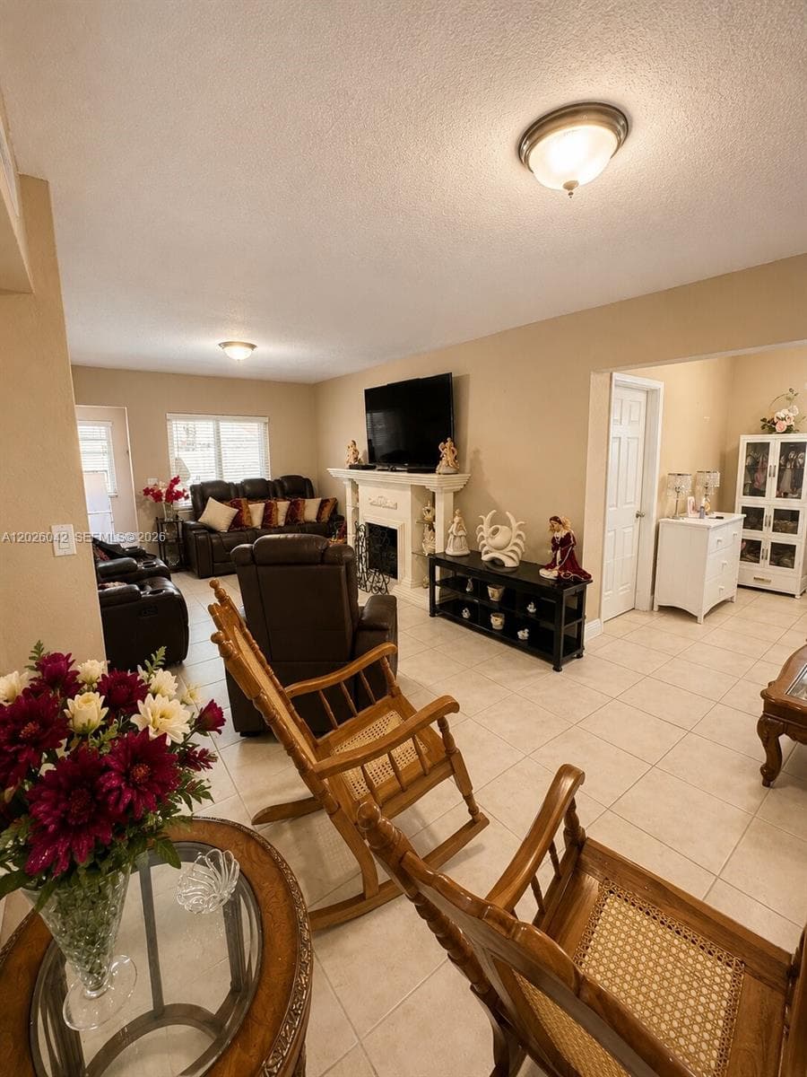 5551 E 4th Ave, Hialeah, FL 33013 photo 4