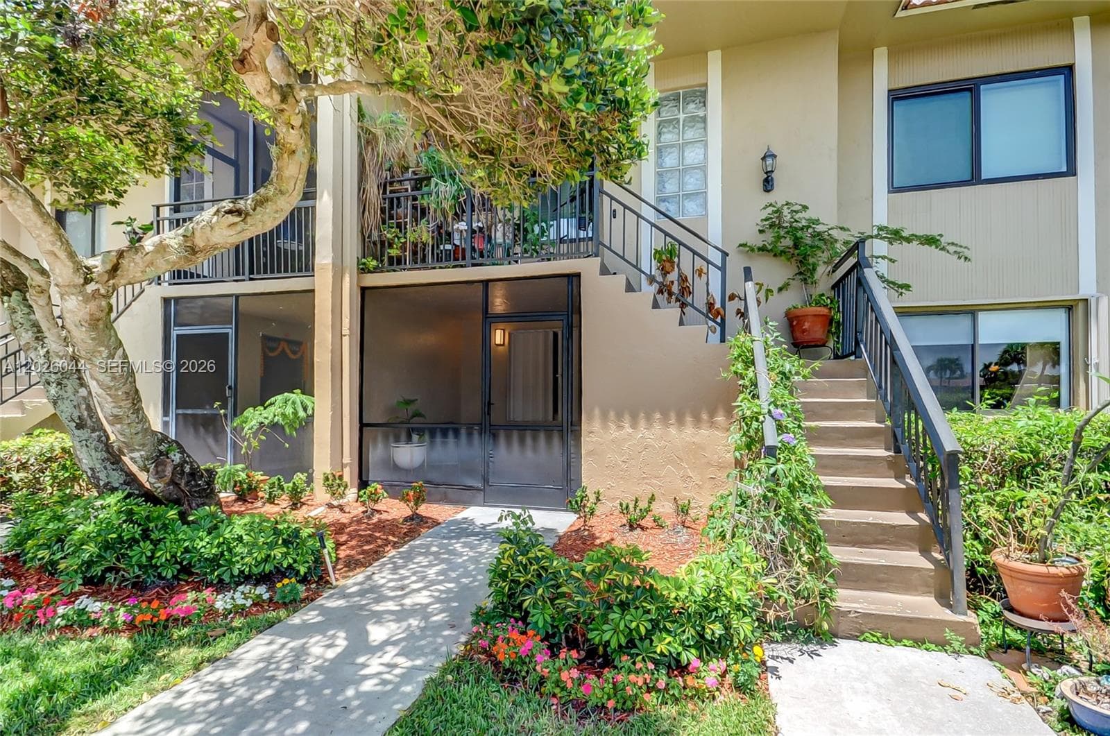 302 Lakeview Dr # 105, Weston, FL 33326