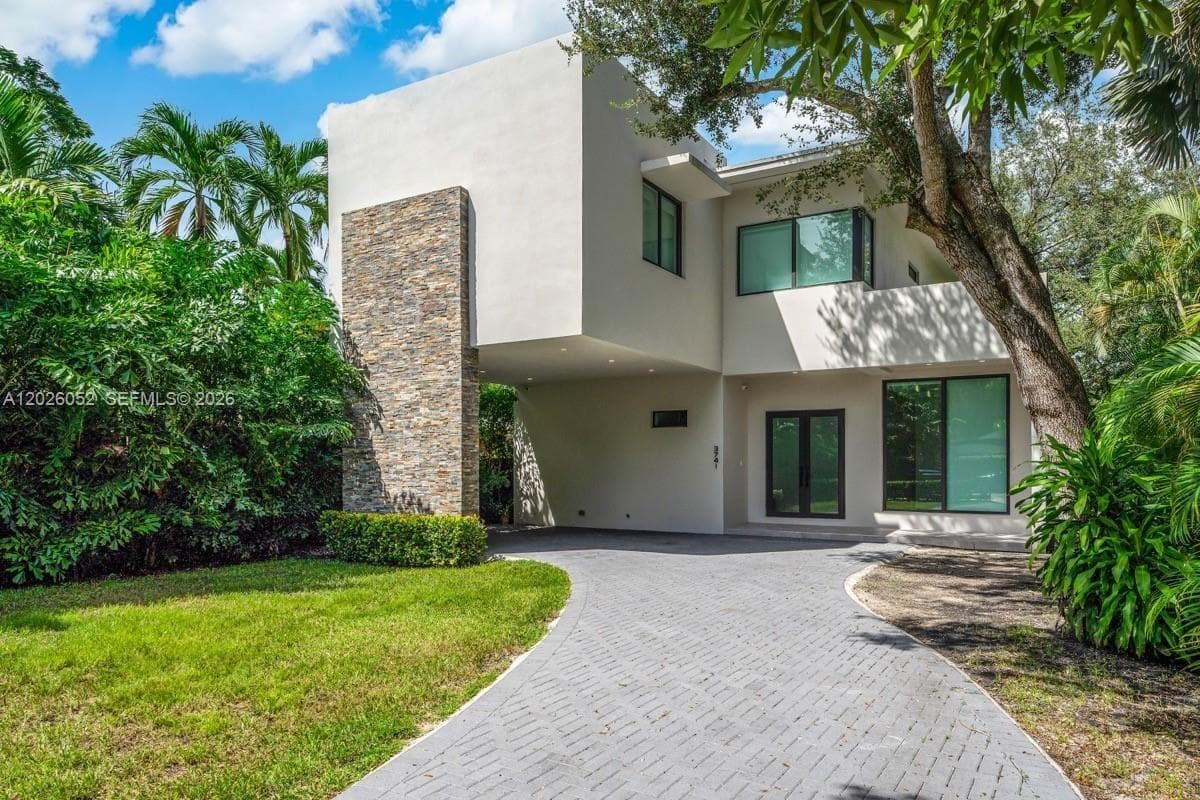 3741 Kumquat Ave, Miami, FL 33133 photo 2