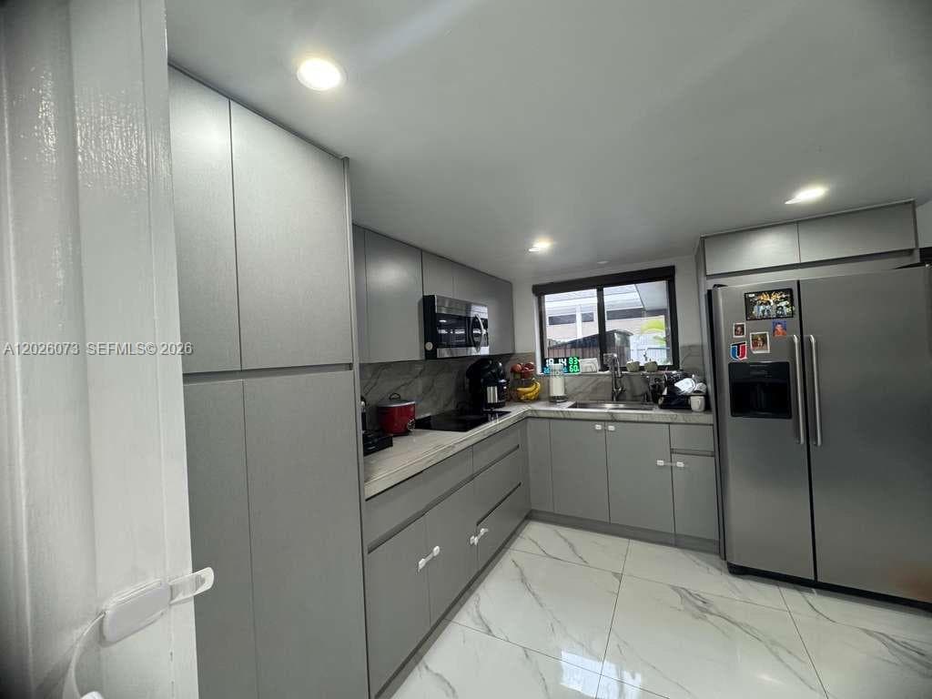 8430 NW 8th St # B11, Miami, FL 33126 photo 5