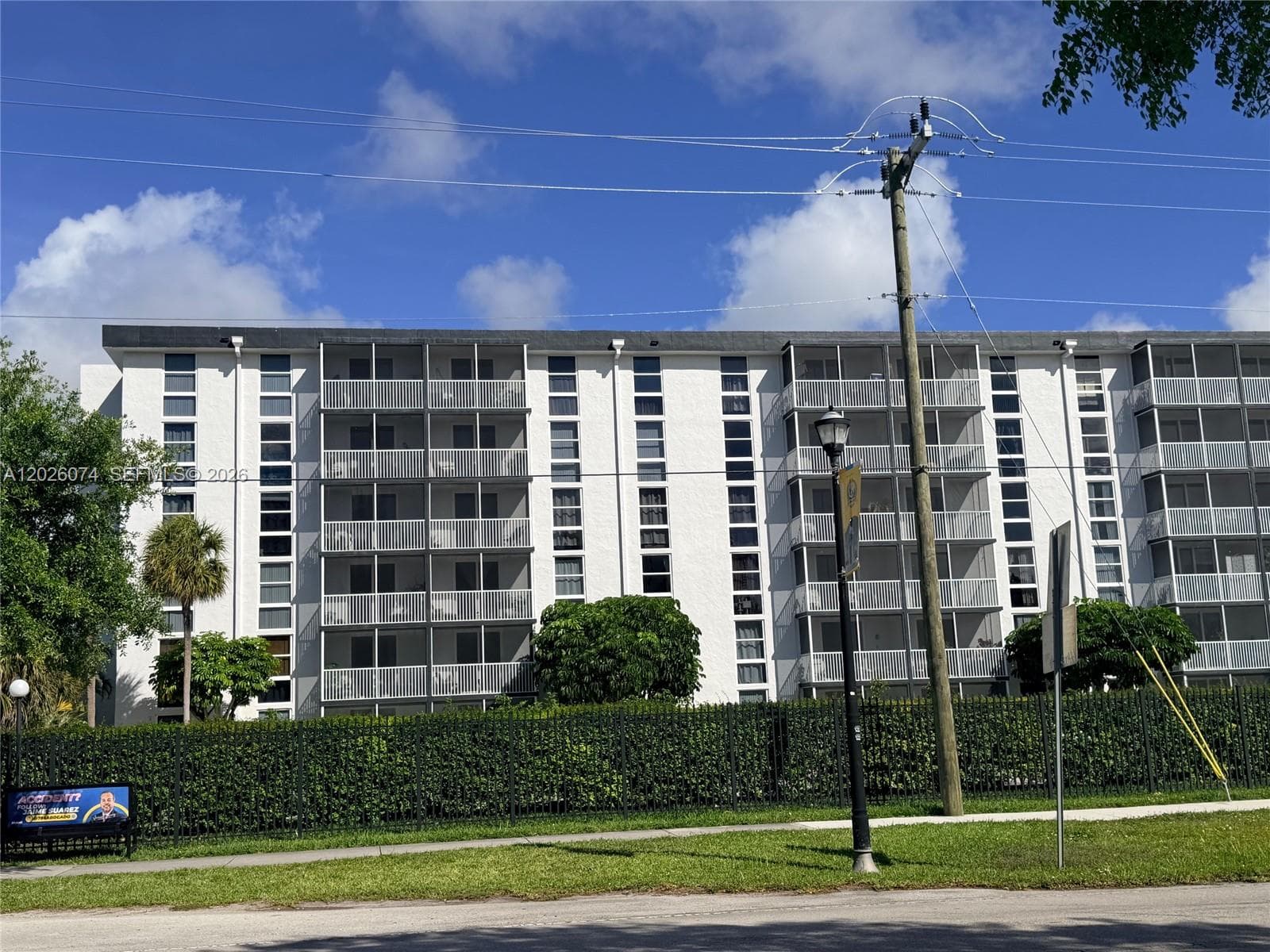 16851 NE 23rd Ave # B601, North Miami Beach, FL 33160 photo 2