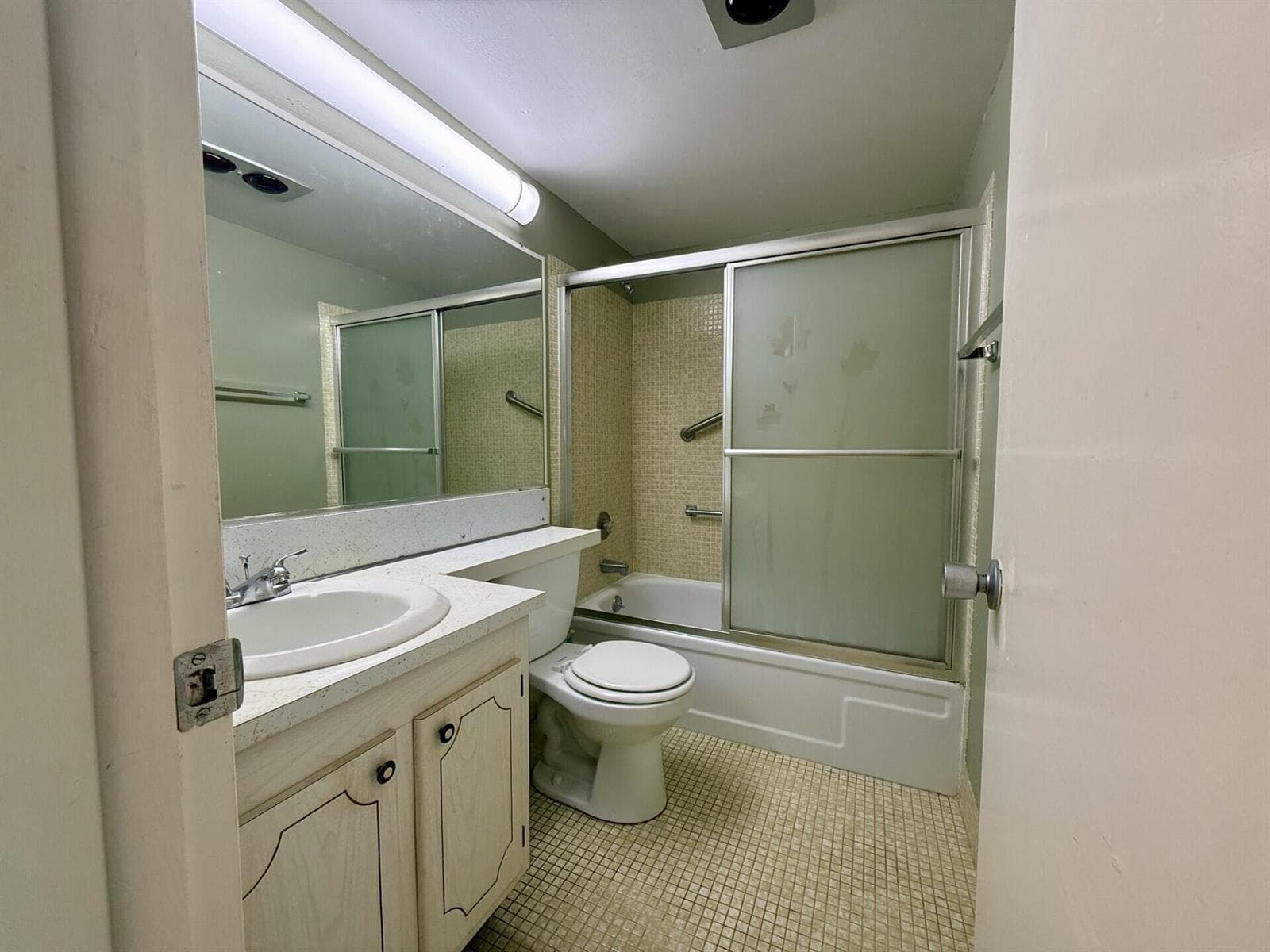 32 Kingswood B, West Palm Beach, FL 33417 photo 5