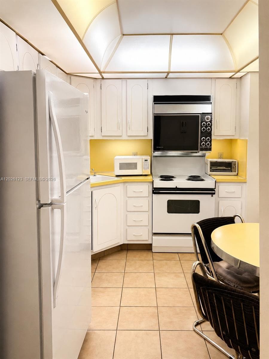 1865 S Ocean Dr # 2G, Hallandale Beach, FL 33009 photo 3